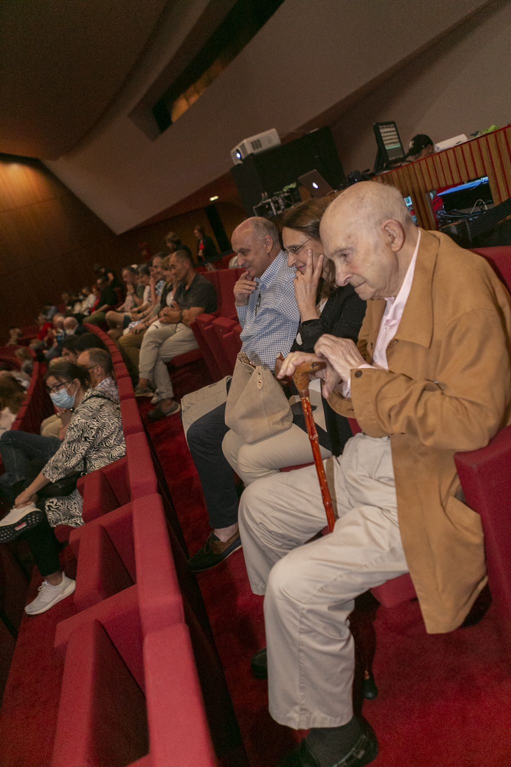 En imágenes: Así ha sido la graduación de Biología y Biotecnología en el Centro Niemeyer, en Avilés