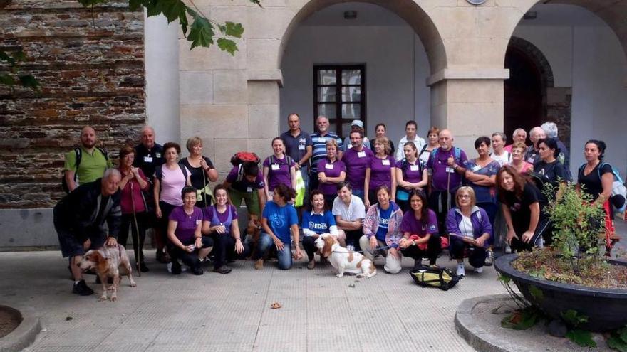 Uno de los grupos participantes en una pasada edición de la marcha solidaria de la Fundación Edes.