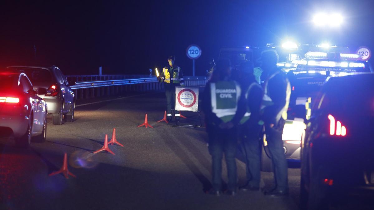 Muere un guardia Civil arrollado por una furgoneta en la Autovía Minera