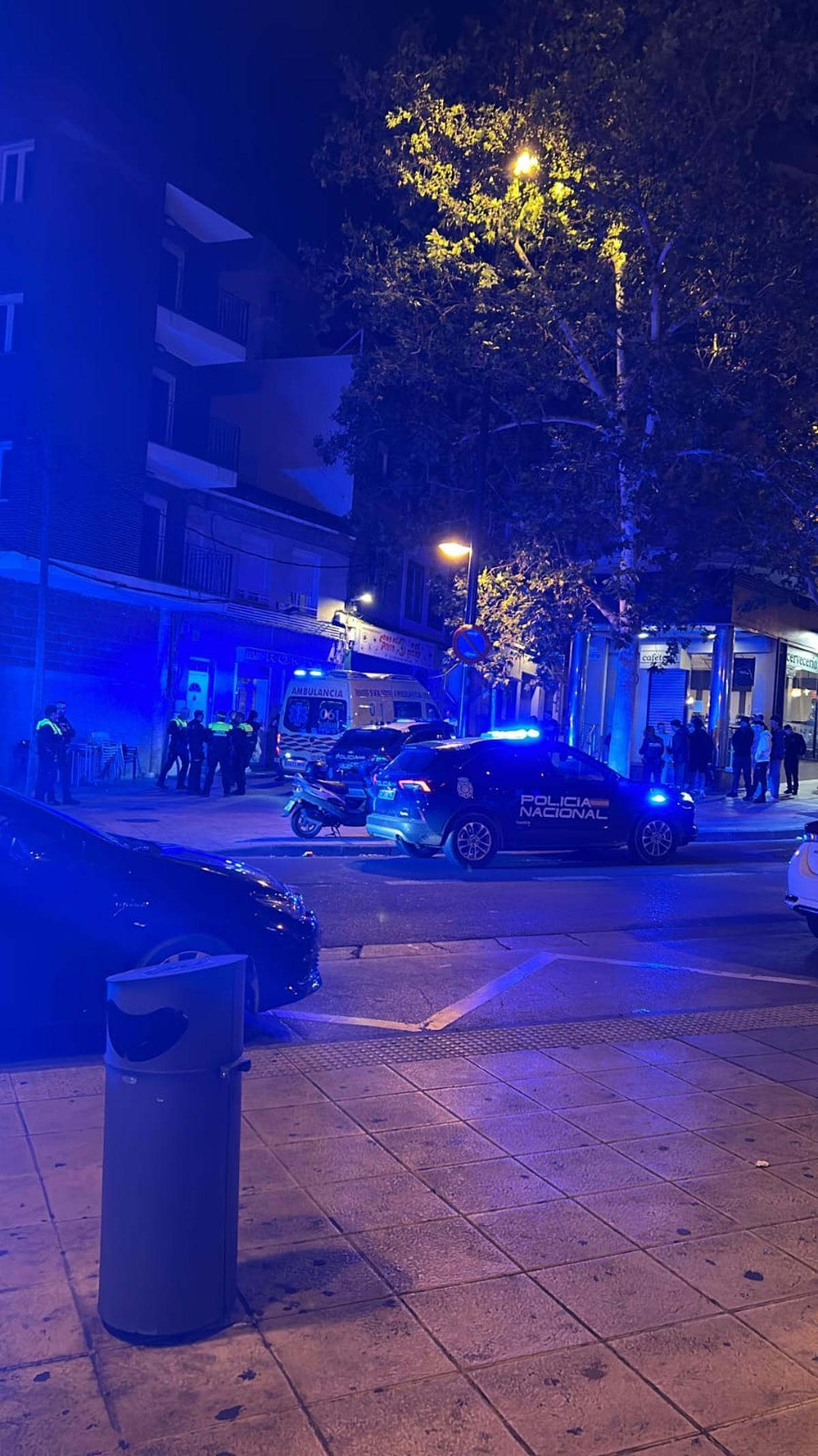 Imagen de los momentos posteriores a la agresión en la plaza de Las Canteras.