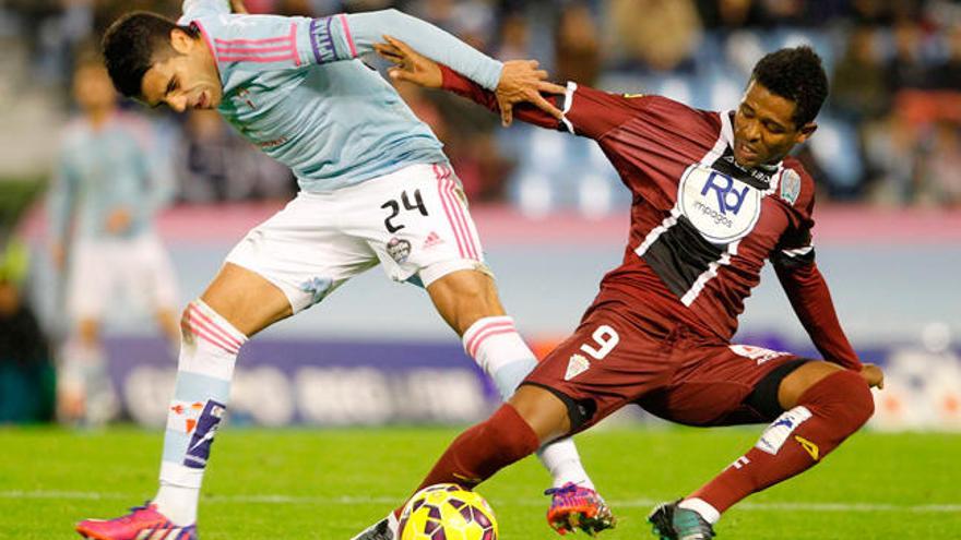 Augusto Fernández y Heldon, en el último partido del Celta.// R. Grobas