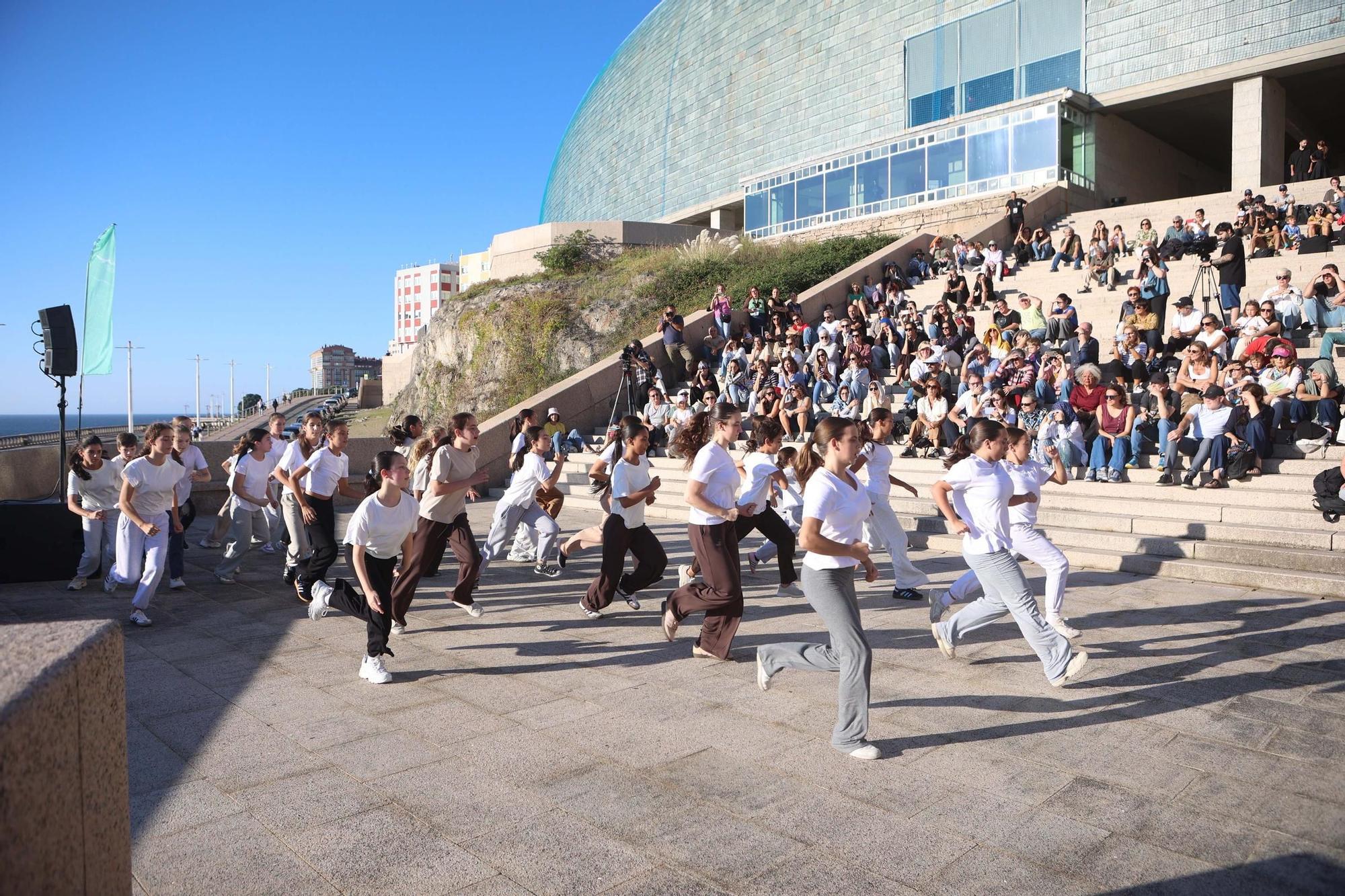 El festival de danza Quincegotas toma las calles de A Coruña