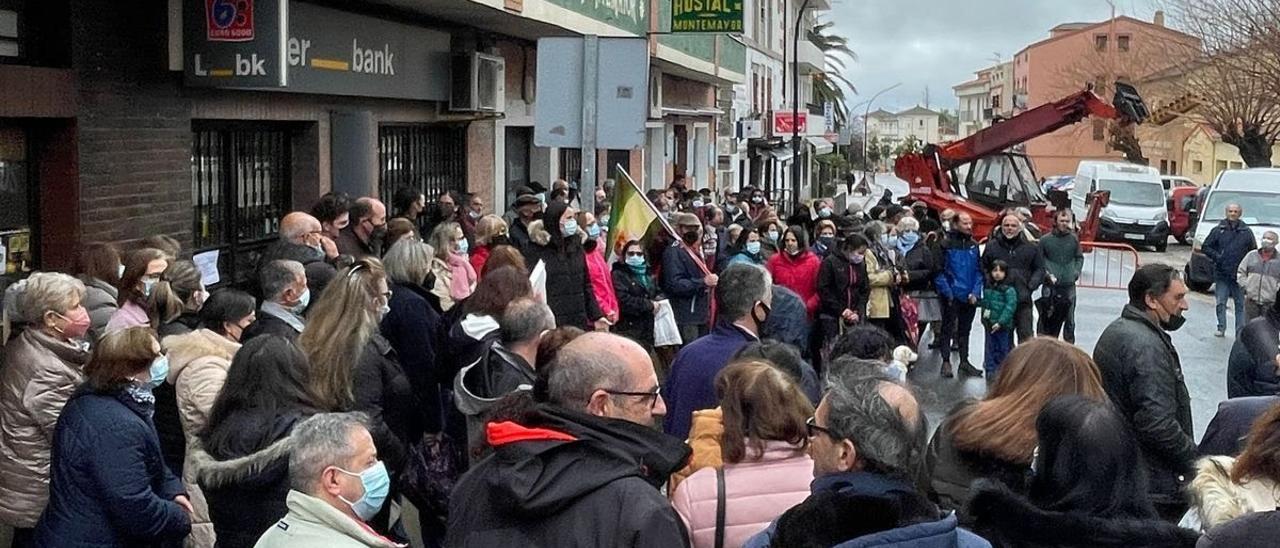 Concentración contra la exclusión financiera el pasado marzo en Baños.