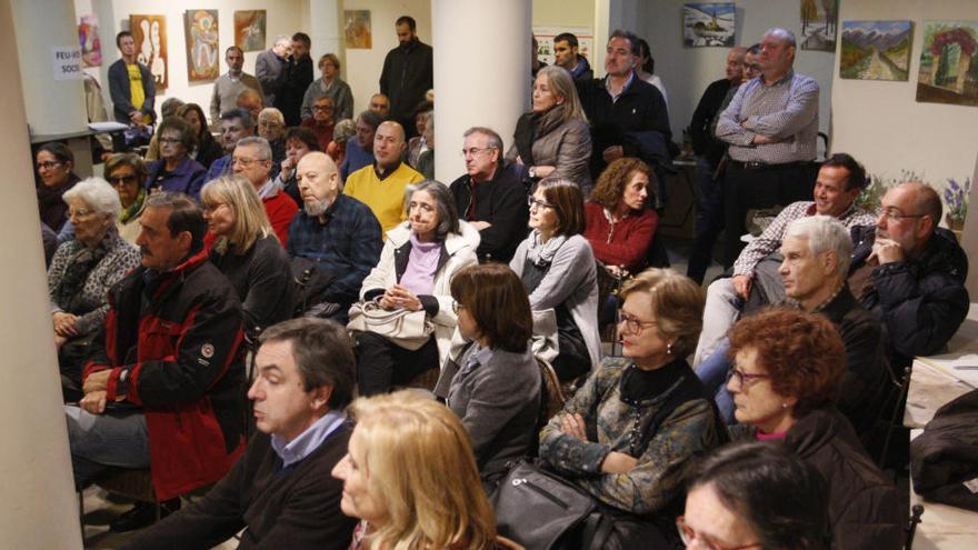 Un grup de veïns es van reunir al local de l&#039;Associació de Veïns de l&#039;Eixample