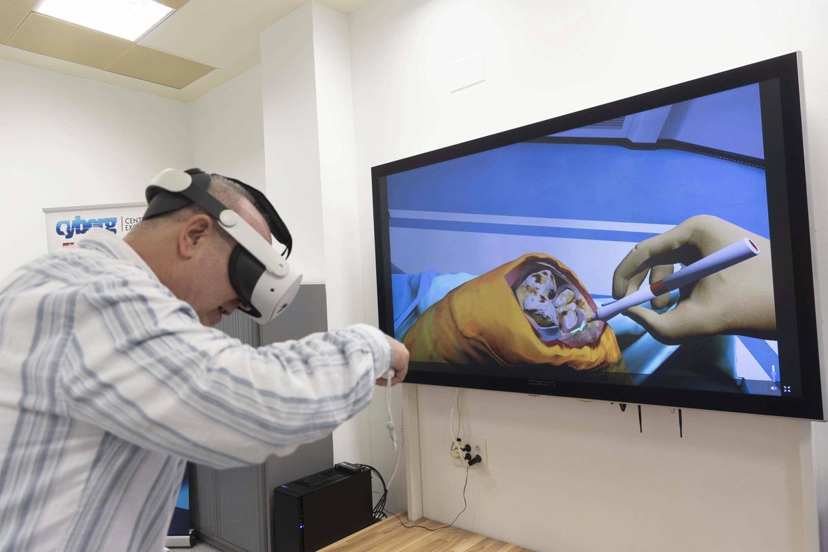 Simuladores inteligentes revolucionan la formación de los futuros médicos