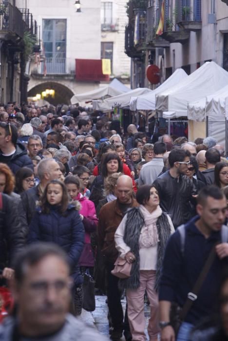 Milers de persones omplen el Barri Vell de Girona per Tots Sants - Fires de Girona 2018