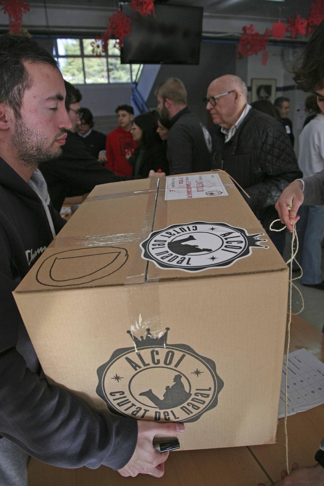 Regalos para entregar los Reyes Magos de Alcoy