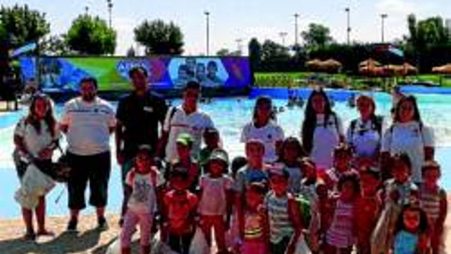 200 niños del programa de Cruz Roja disfrutarán en Aquabadajoz