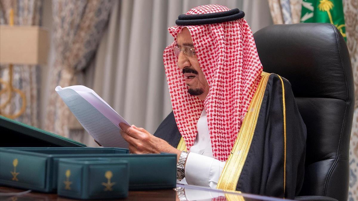 Saudi Arabia s King Salman bin Abdulaziz attends a virtual cabinet meeting announcing the country s 2021 budget  in Riyadh  Saudi Arabia December 15  2020  Saudi Press Agency Handout via REUTERS ATTENTION EDITORS - THIS IMAGE HAS BEEN SUPPLIED BY A THIRD PARTY