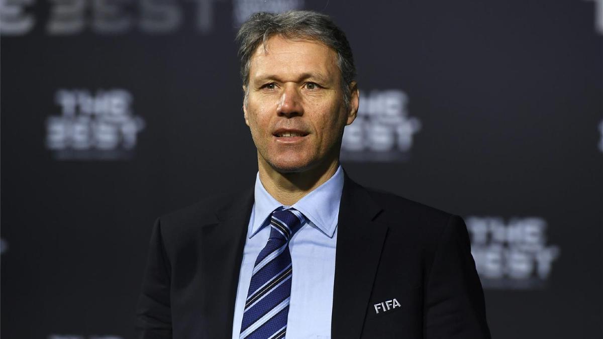 Van Basten, impulsor de la eliminación del fuera de juego