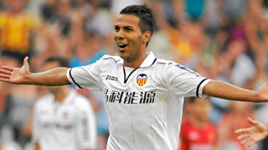 Viera celebra un tanto en Mestalla, en su etapa en el Valencia.