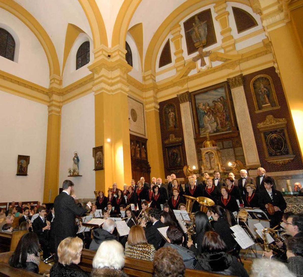 Música para iniciar la Navidad, en Mieres