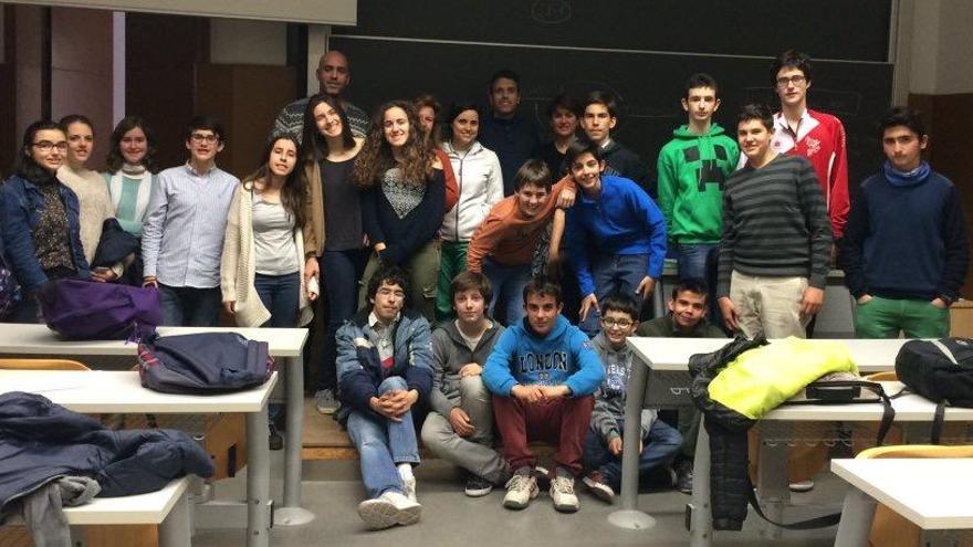 Participantes en una sesión de Estalmat celebrada el curso pasado en la Universidad de Alicante.