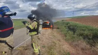 Nuevo incendio de un vehículo en una carretera de Zamora