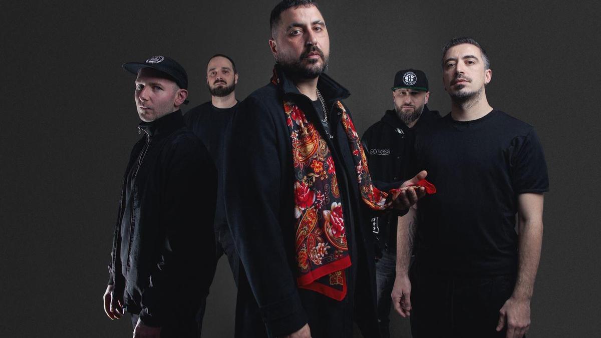 De esquerda a dereita, Dj Pol, Busto, Nervo, Malvares e Frank.