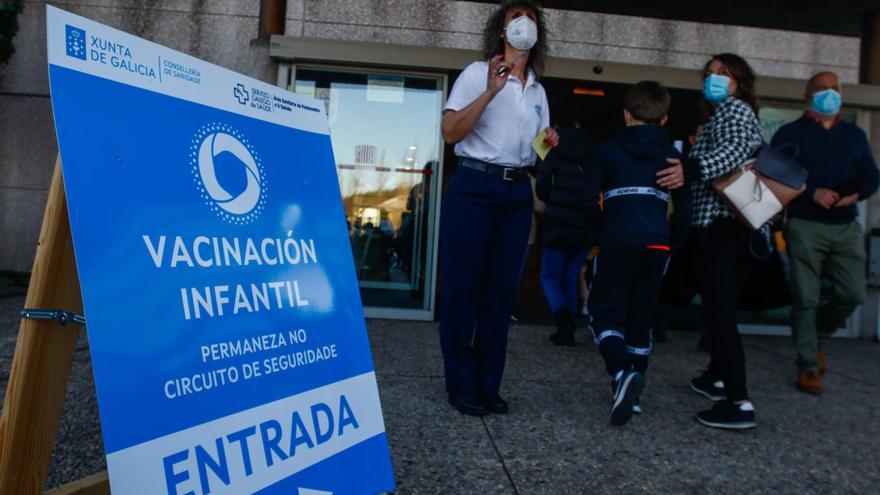 La mayoría de familias de O Salnés renuncian a vacunar a sus hijos contra el coronavirus