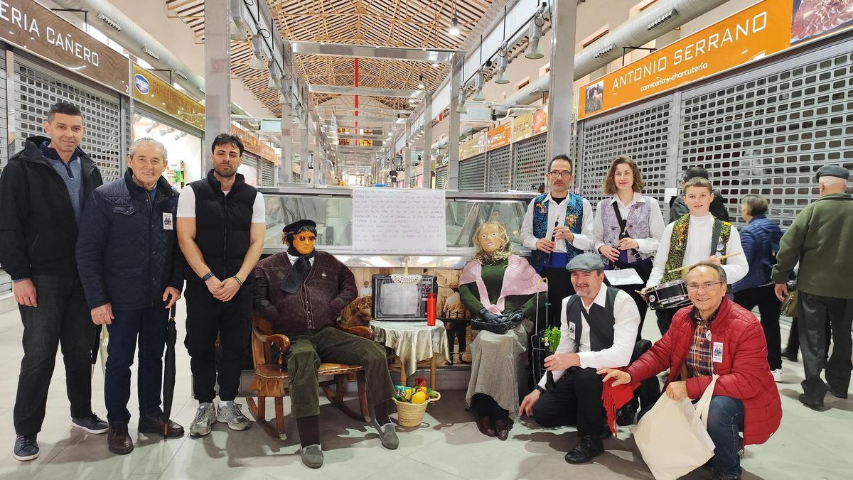 Callosa de Segura celebra el "partir la vieja" con sus viejotes