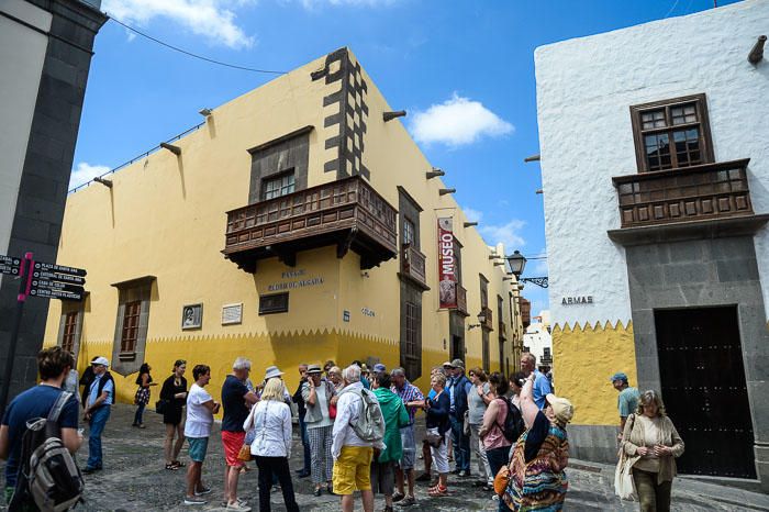 TURISTAS CASA DE COLON