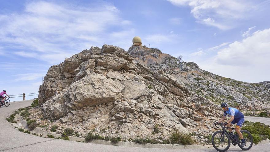 Beim Event „Kill the hill“ können Radfahrer den Puig Major erklimmen. Der Gipfel von Mallorcas höchstem Berg ist sonst für die Öffentlichkeit gesperrt.  | FOTO: RAFA BABOT