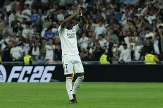 Mbappé y Vinicius piden perdón en el funeral de un Bernabéu que castiga a Camavinga