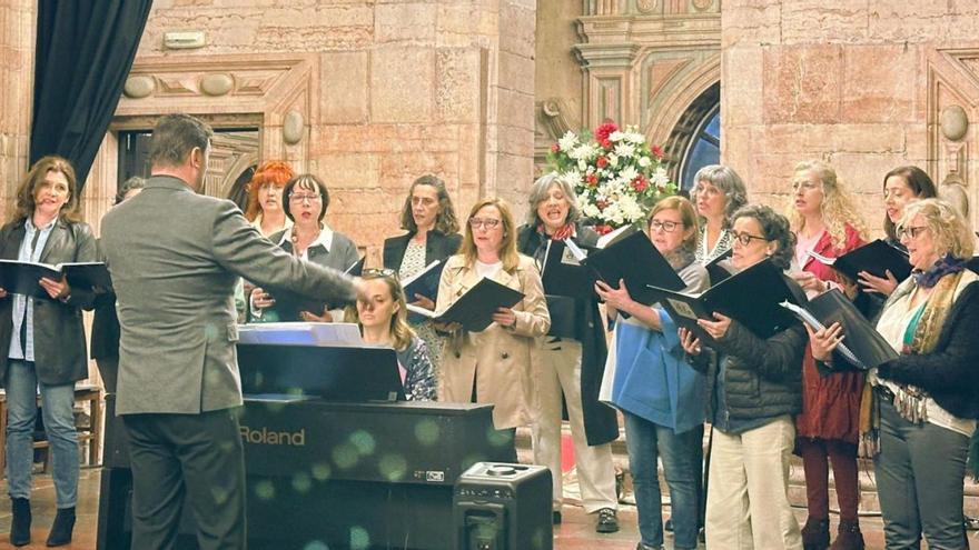 La Schola resurge en Grado: el mítico coro inicia una nueva etapa con un concierto en la capilla de los Dolores