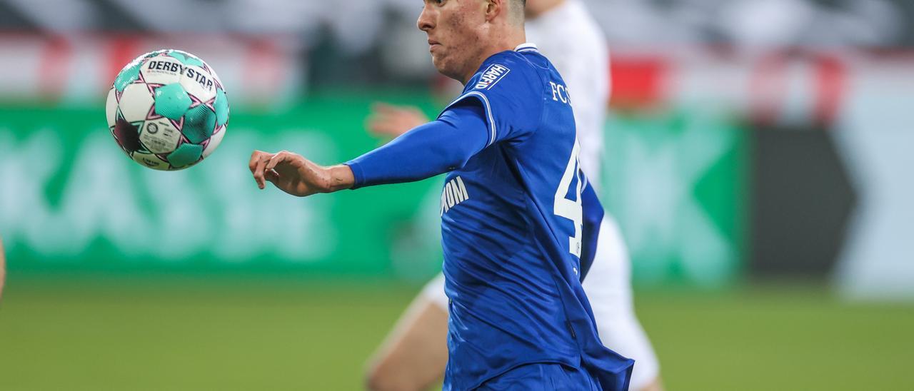 Hoppe, durante un partido con el Schalke 04.