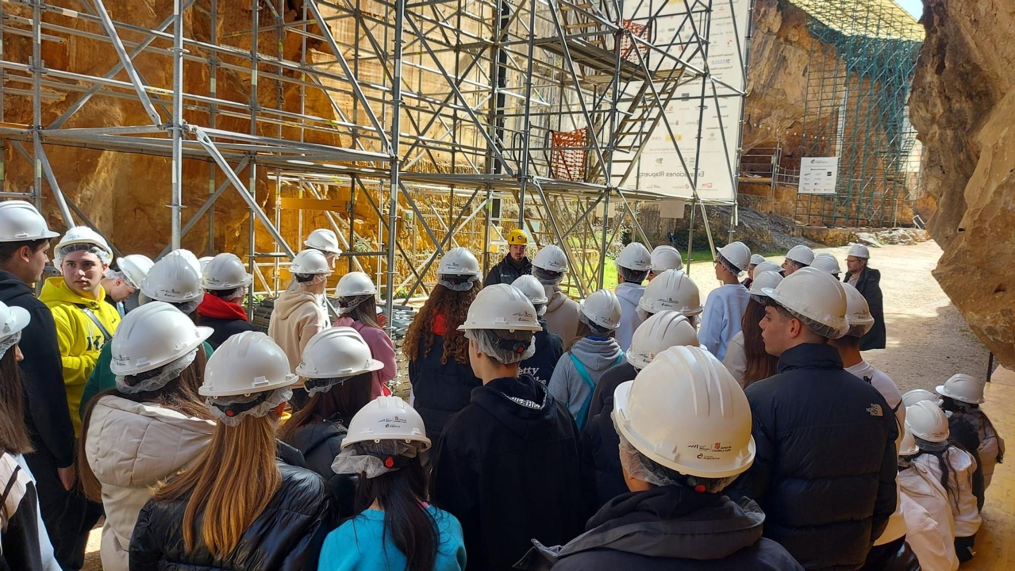 Benavente: El León Felipe visita Atapuerca