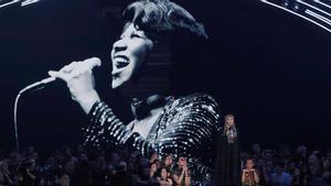 Madonna rinde homenaje a Aretha Franklin en los premios MTV.