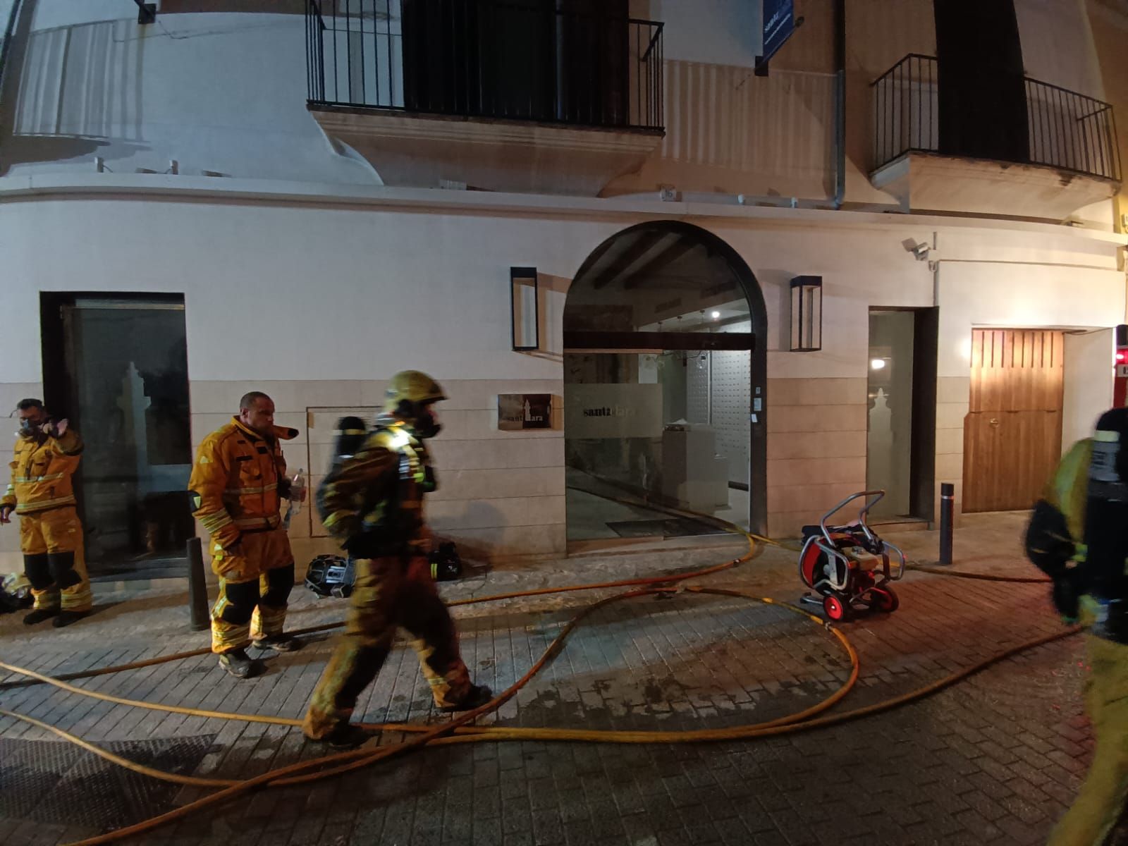 Desalojan un hotel del casco antiguo de Palma por un incendio en el spa