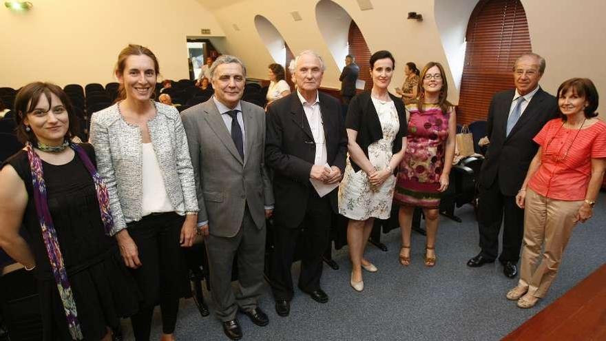 Los ponentes de la jornada, antes de comenzar, ayer en el Centro Social Novacaixagalicia.