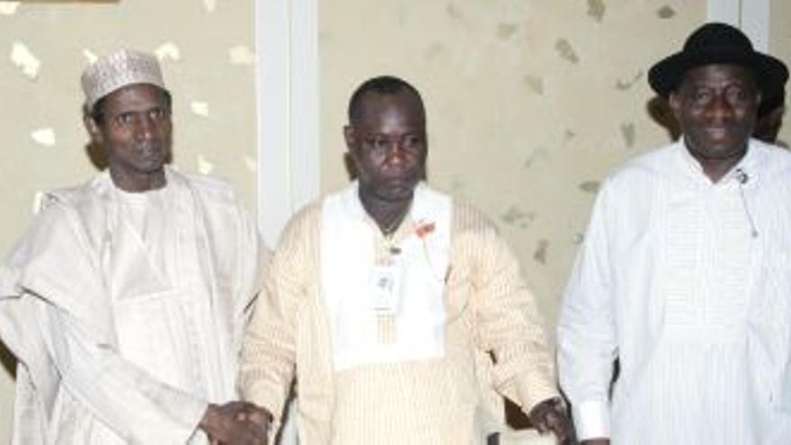 Dos importantes facciones rebeldes entregan sus armas para acogerse a la amnistía del Gobierno de Nigeria