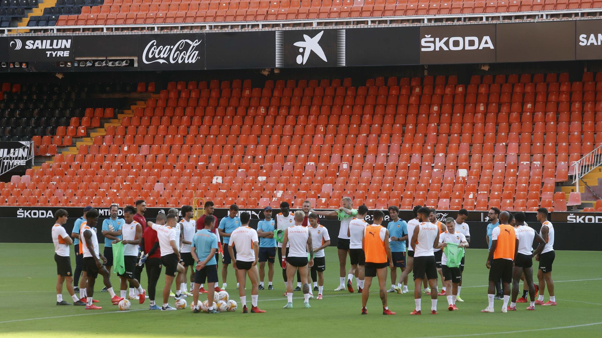 El Valencia CF prepara el partido frente al Real Madrid en Mestalla