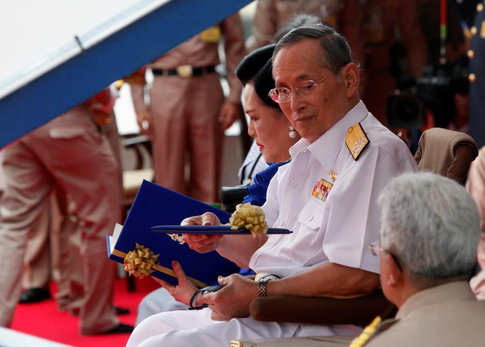 Muere Bhumibol Adulyadej, rey de Tailandia.