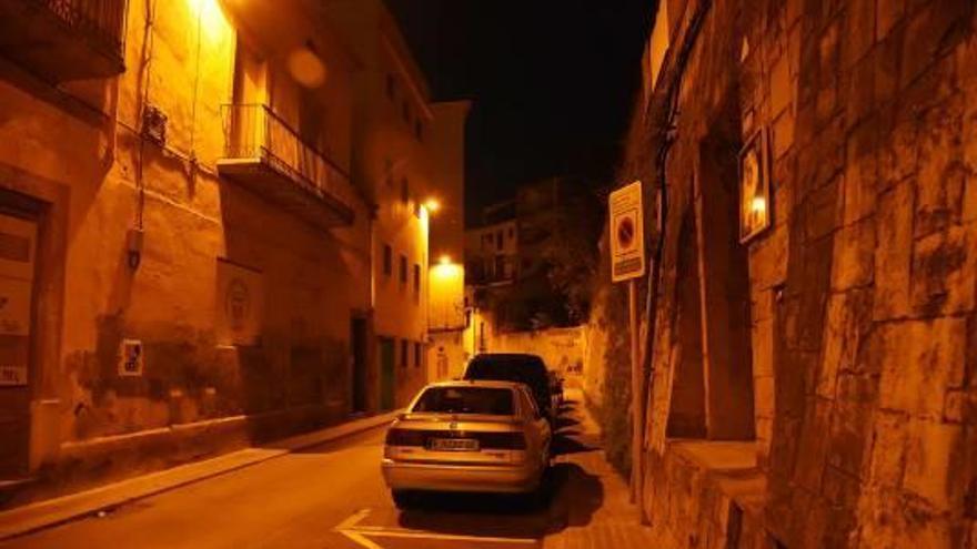 Aspecte de la il·luminació nocturna del carrer de Na Bastardes