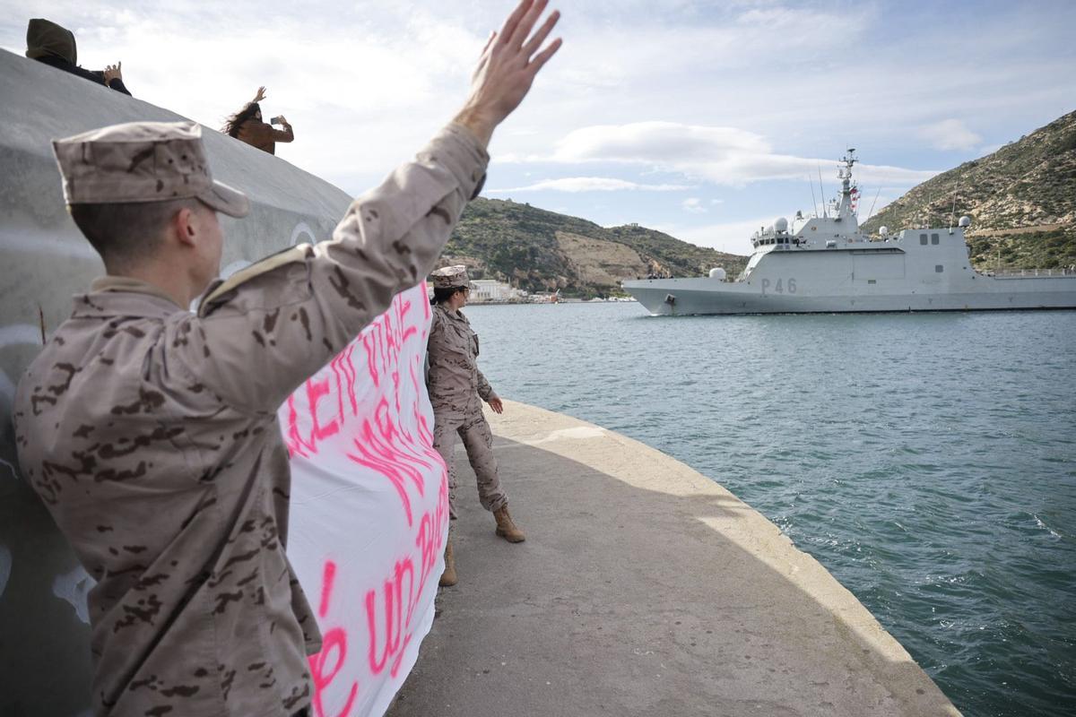Un grupo de militares despide al 'Furor' este lunes en Cartagena