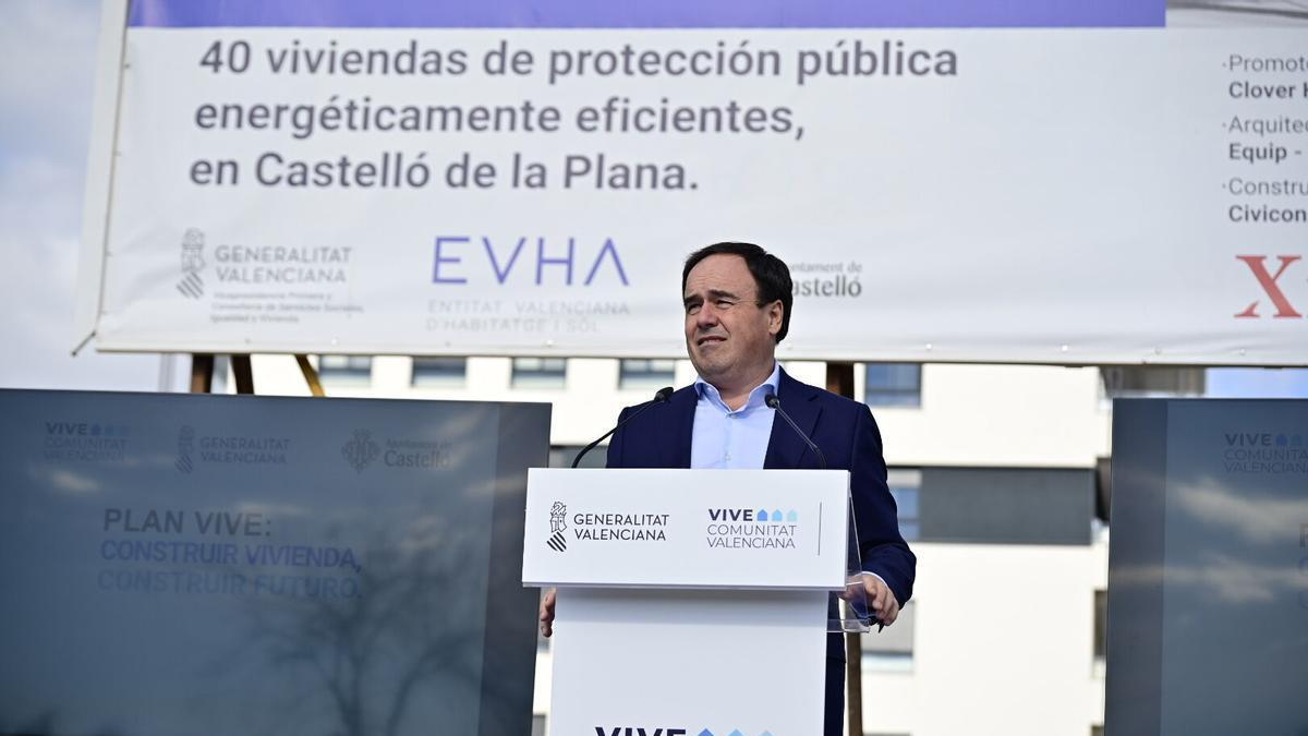 Pérez Llorca, en la presentación de una promoción de vivienda protegida en Castelló.