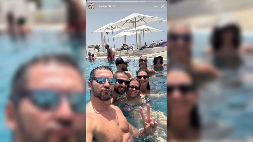 Paco León huye del calor dándose un chapuzón en un &#039;beach club&#039; del sur de Gran Canaria
