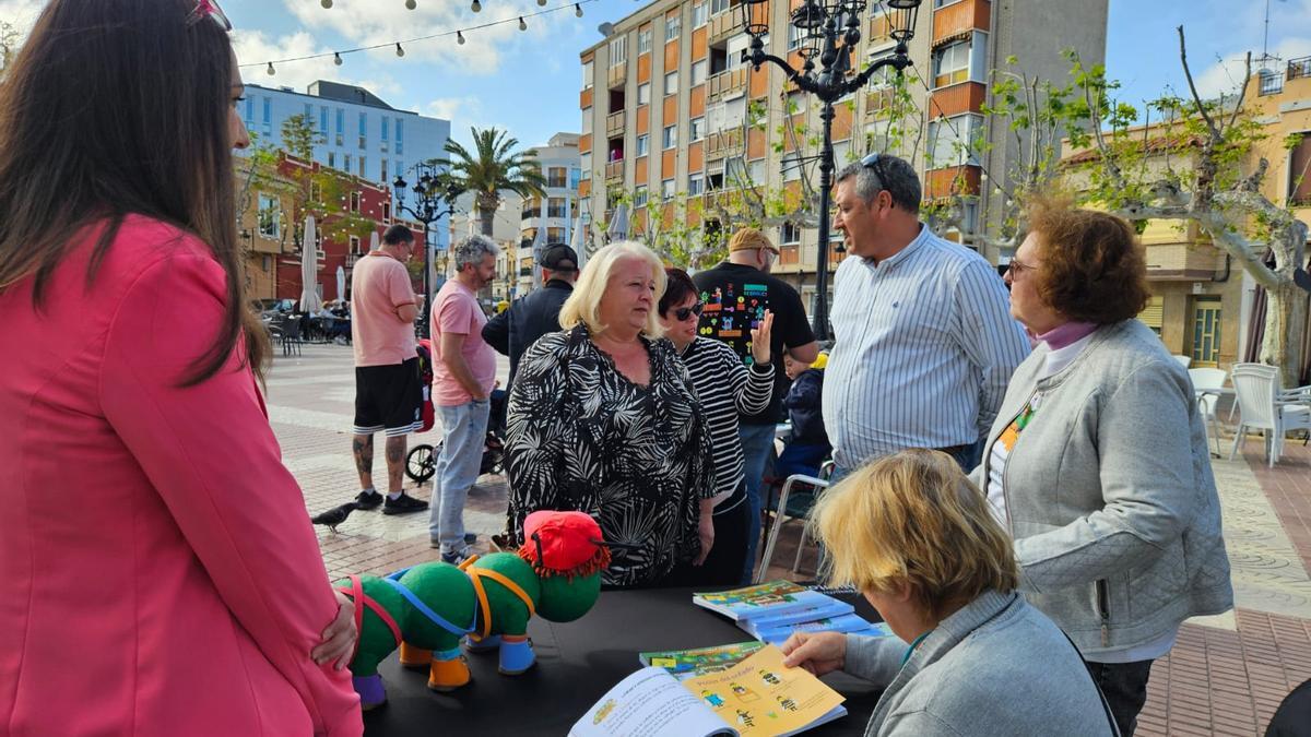 Los autores también firmarán ejemplares durante la celebración de la primera Feria del Libro de Orpesa este miércoles.
