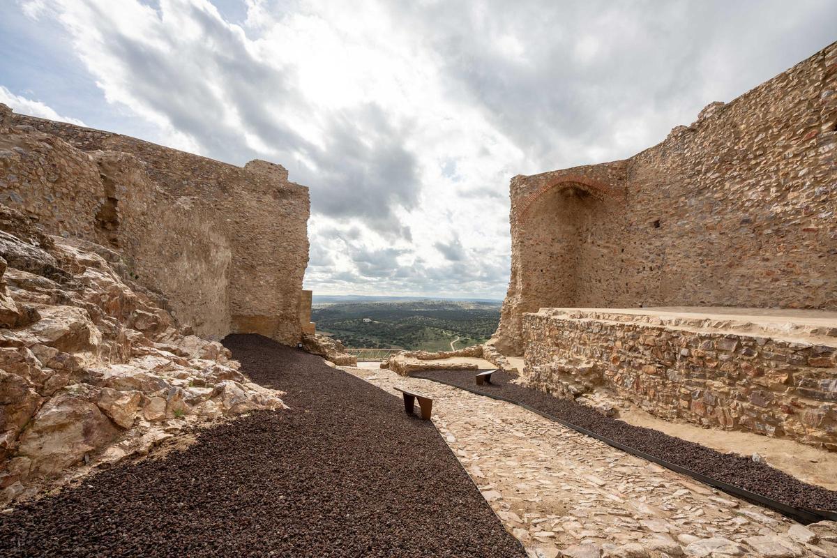Castillo de Marmionda, por dentro.
