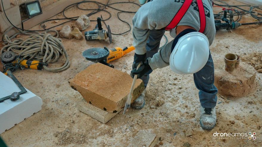 Preparan la torre de Xàbia para el retorno de las campanas