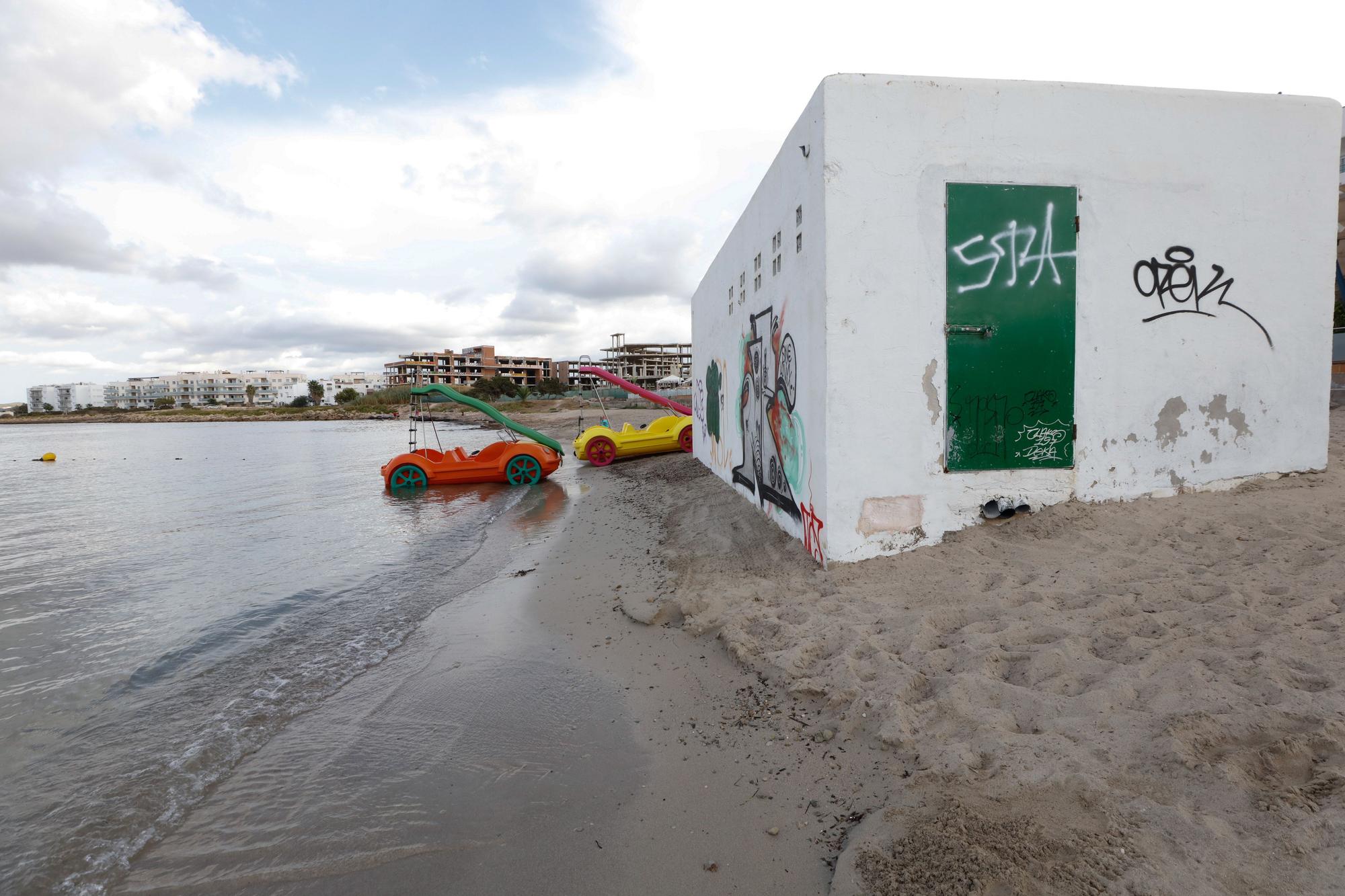 Nuevo vertido de fecales en la playa de Punta Xinxó de Ibiza