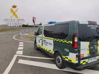 Domingo negro en las carreteras de Aragón: mueren dos motoristas en Híjar y Almonacid de la Cuba