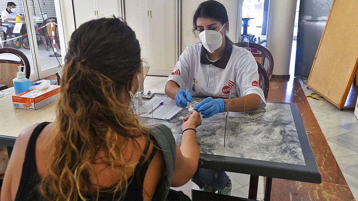 La mitad de los contagiados en Canarias ya tiene el alta médica