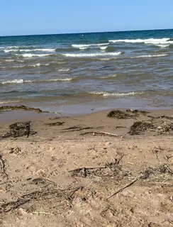 Vecinos de Motilla y Les Palmeres denuncian el deterioro de la playa y reclaman soluciones urgentes