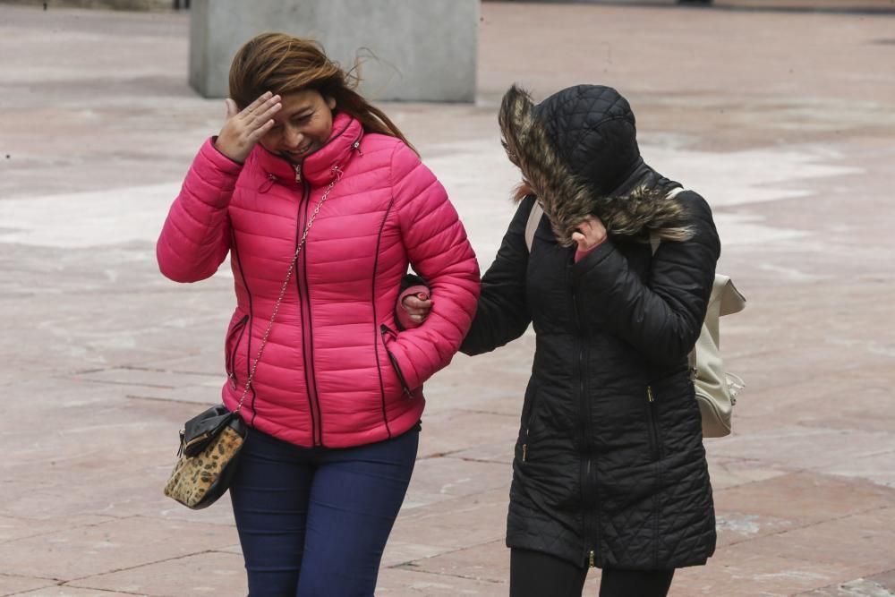 Temporal de viento y oleaje en Asturias