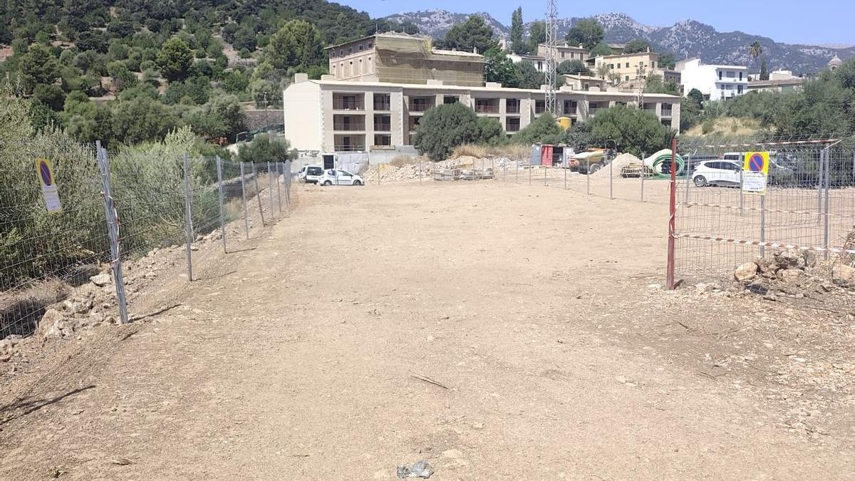 El nuevo descampado de Can Mas habilitado como aparcamiento por el ayuntamiento de Bunyola