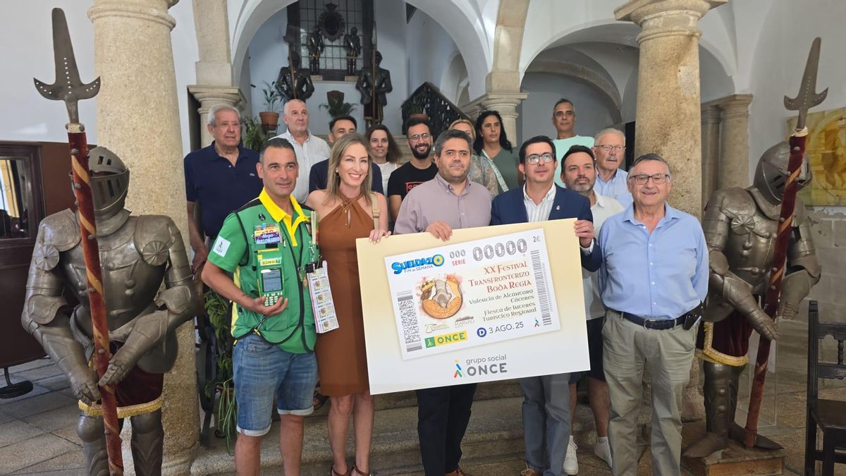Presentación del cupón de la ONCE con la imagen de la vigésima edición del Festival Transfronterizo Boda Regia.