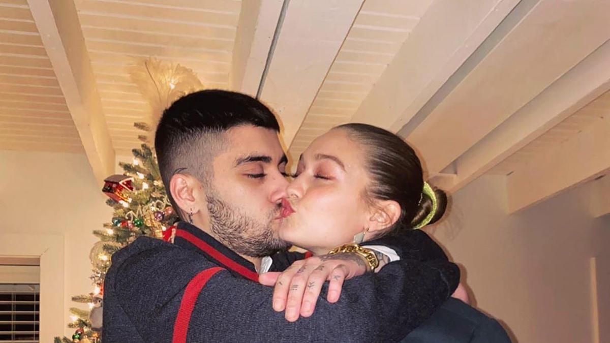 El romántico beso navideño de Gigi Hadid y Zayn Malik