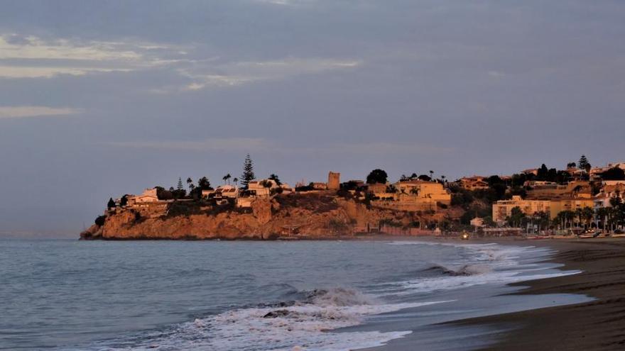 Una imagen de archivo de la playa de Rincón de la Victoria.