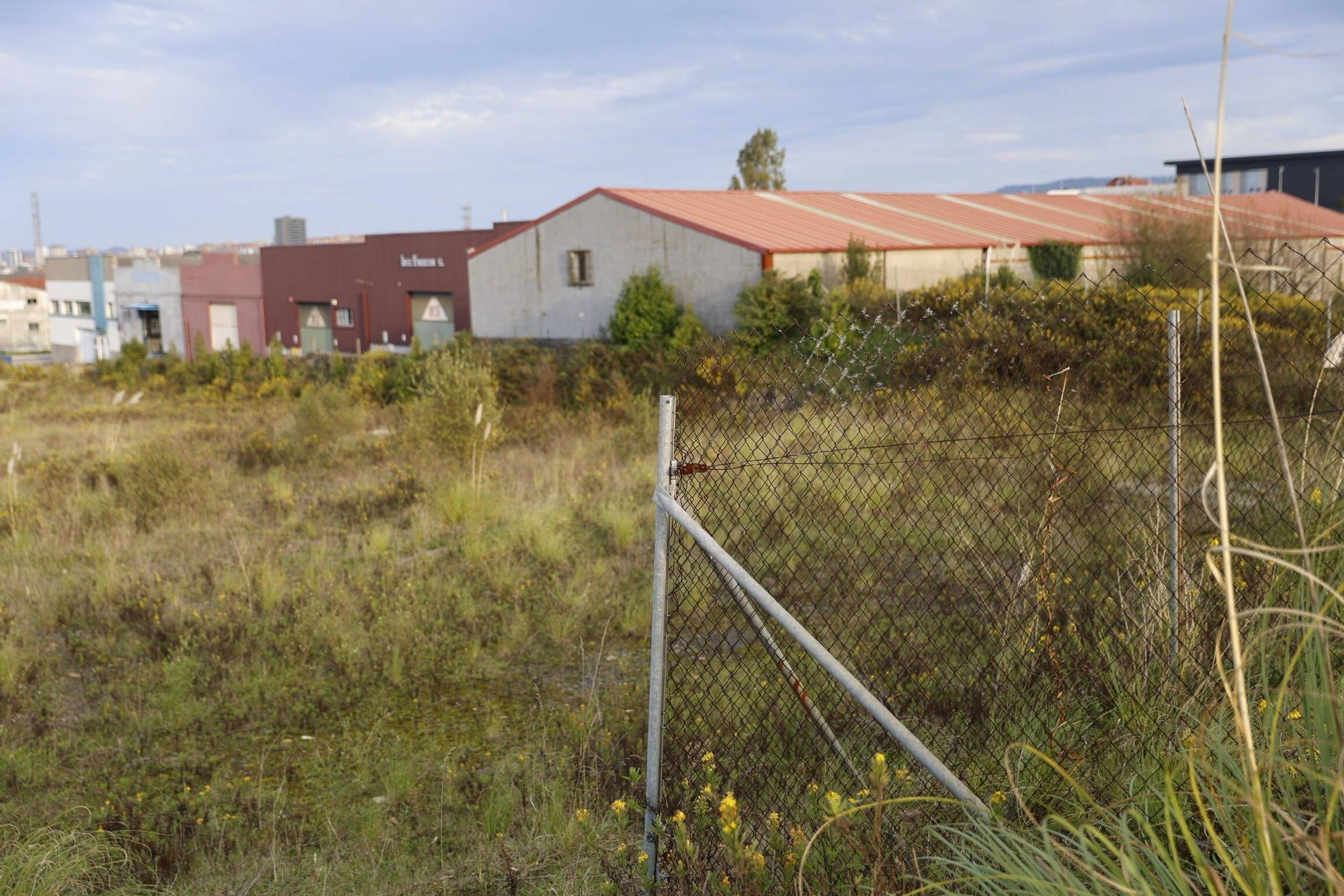 Los vecinos de Tremañes, en pie de guerra contra los parques de baterías (en imágenes)